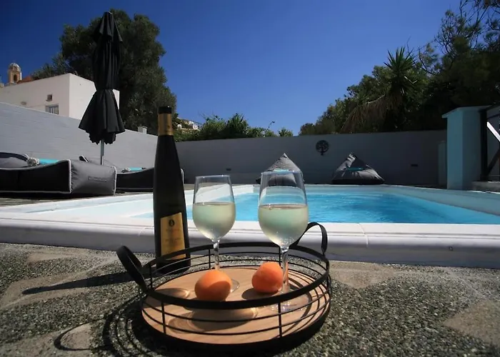 Casa Di Soho Syros * إرموبولّي